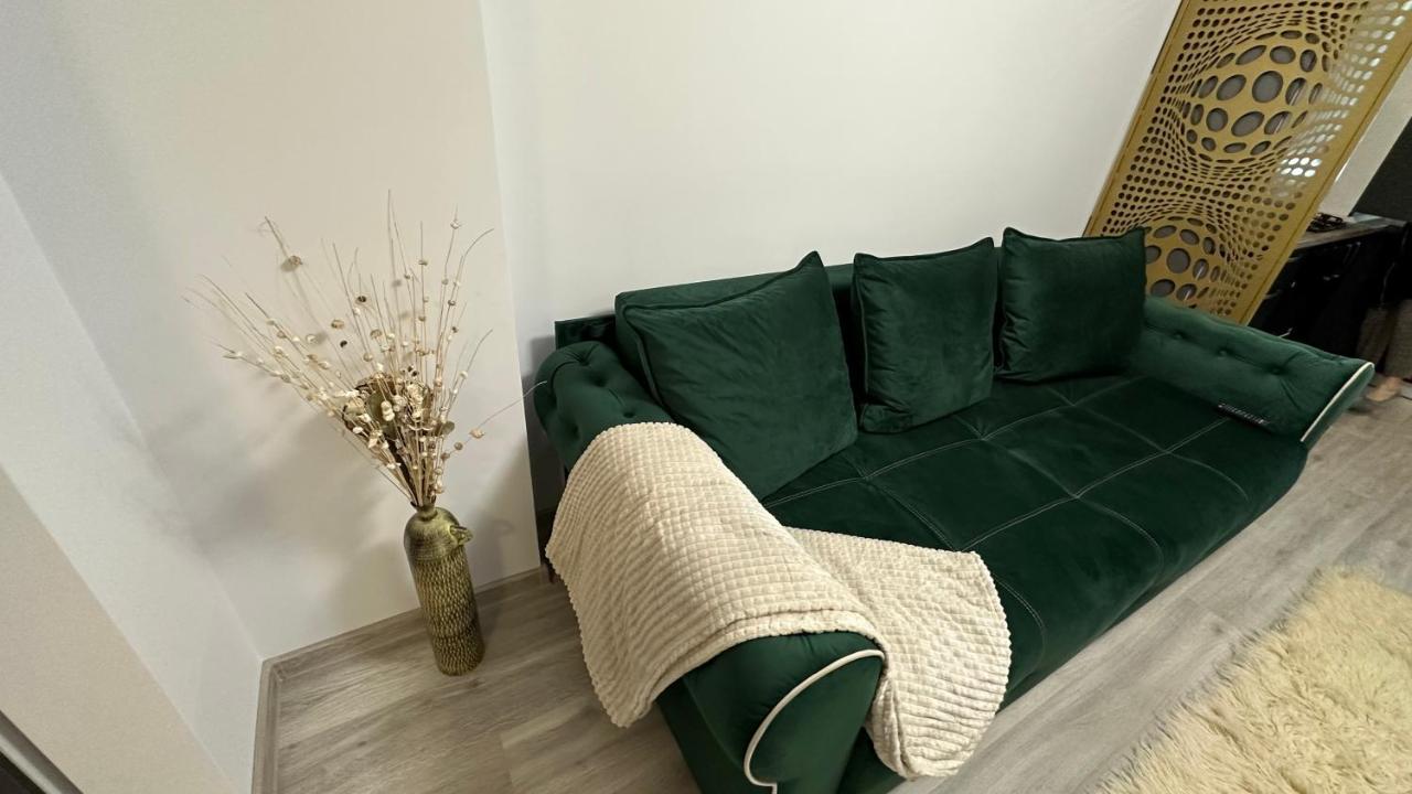 Apartament Lux Bacovia 2 Apartment Bacau Exterior photo